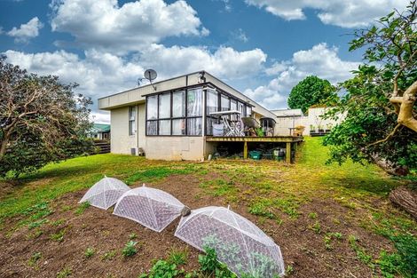 Photo of property in 1-2/19 Pegler Drive, Howick, Auckland, 2014