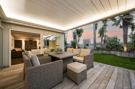 Photo of property in 9a Craig Road, Milford, Auckland, 0620