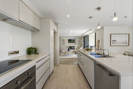 Photo of property in Vivaldi Apartments, 10/48 Marine Parade, Mount Maunganui, 3116