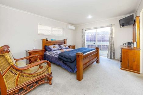 Photo of property in 12 Ironstone Place, Randwick Park, Auckland, 2105