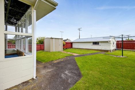 Photo of property in 2 Acourt Street, Hawera, 4610