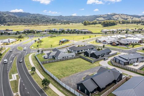 Photo of property in 2 Norma Way, Whitianga, 3510