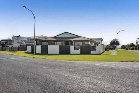 Photo of property in 2 Heaphy Road, Opunake, 4616