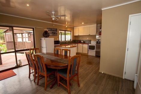 Photo of property in 35 Main Road, Raglan, 3225