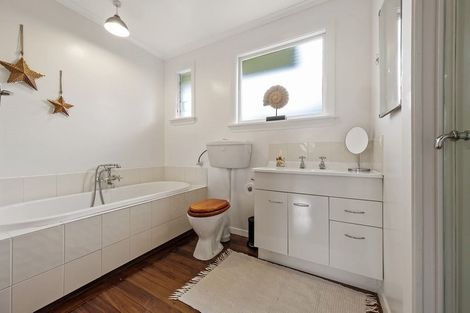 Photo of property in 8 Martbern Crescent, Bishopdale, Christchurch, 8053