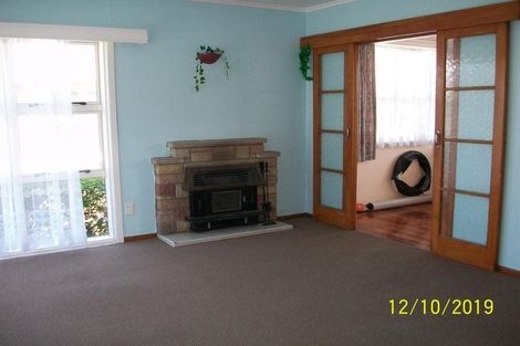 Photo of property in 28 Ozich Avenue, Te Atatu South, Auckland, 0610