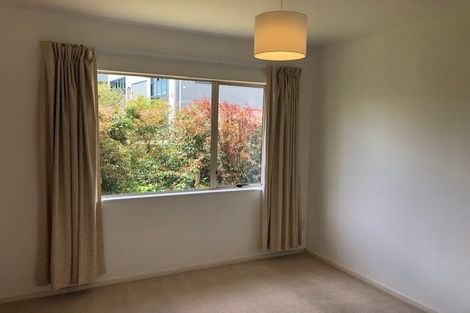 Photo of property in 2/2 East Coast Road, Milford, Auckland, 0620