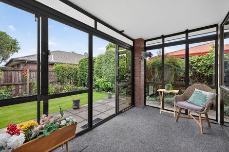 Photo of property in 2/58a Daniels Road, Redwood, Christchurch, 8051