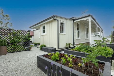 Photo of property in 402 Avenue Road West, Hastings, 4122