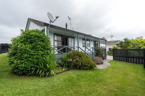 Photo of property in 2 Millar Place, Nawton, Hamilton, 3200