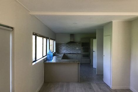 Photo of property in 466 Taupaki Road, Kumeu, 0892