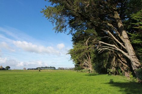 Photo of property in 173 Kairau Road, Brixton, New Plymouth, 4373