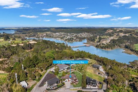 Photo of property in 5 Ti Tree Lane, Stanmore Bay, Whangaparaoa, 0932