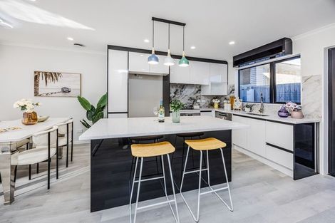Photo of property in 38b Seymour Road, Sunnyvale, Auckland, 0612