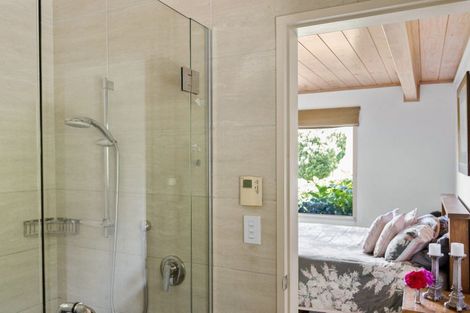 Photo of property in 11 Mangakuri Road, Kairakau, Havelock North, 4295