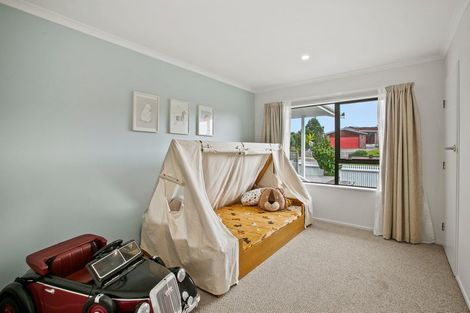 Photo of property in 60 Karina Road, Merrilands, New Plymouth, 4312