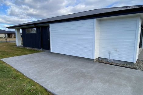 Photo of property in 16 Maison Way, Rangatira Park, Taupo, 3330