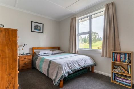 Photo of property in 16 Golfers Drive, Balclutha, 9230