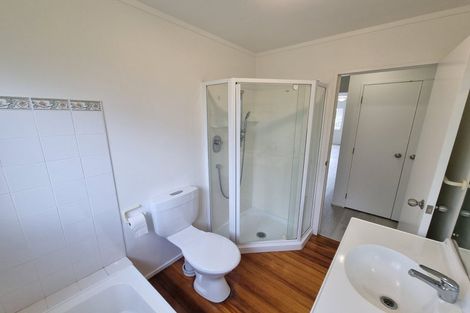 Photo of property in 36 Lorikeet Place, Unsworth Heights, Auckland, 0632