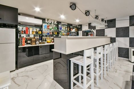 Photo of property in 14 Henriette Place, The Gardens, Auckland, 2105