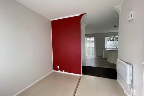 Photo of property in 90 Cliff View Drive, Green Bay, Auckland, 0604