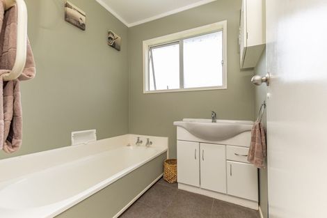 Photo of property in 1/79 Flanshaw Road, Te Atatu South, Auckland, 0610