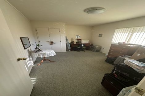 Photo of property in 36 Barbados Drive, Unsworth Heights, Auckland, 0632