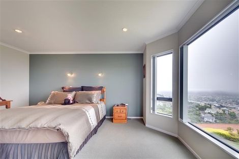 Photo of property in 5 Oceanview Terrace, Tirohanga, Lower Hutt, 5010