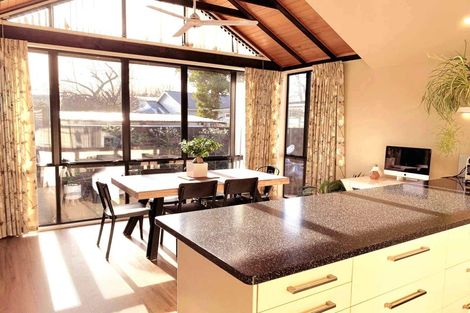 Photo of property in 2/95 Saint James Avenue, Papanui, Christchurch, 8053