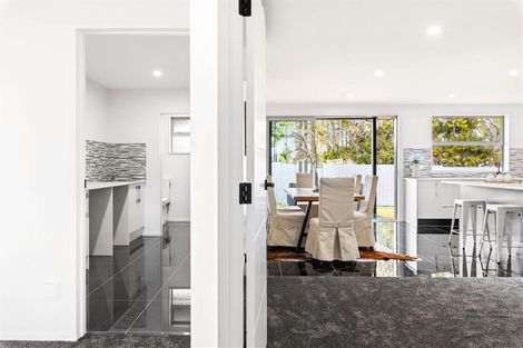 Photo of property in 2d Masters Road, Waiuku, 2681