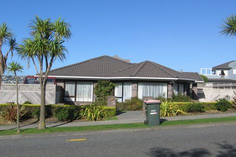 Photo of property in 111 Westchester Drive, Churton Park, Wellington, 6037