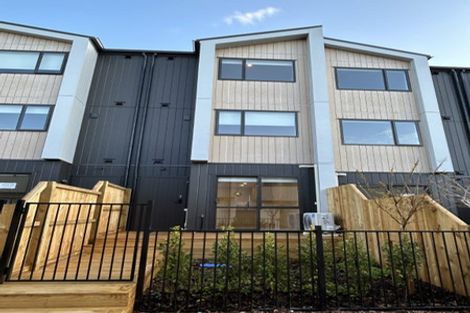 Photo of property in 9 Paetai Lane, Te Atatu Peninsula, 0610