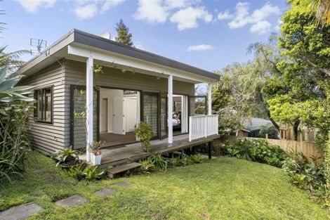 Photo of property in 26 Peter Terrace, Castor Bay, Auckland, 0620
