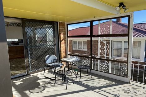 Photo of property in 10 Renwick Street, Papakura, 2110