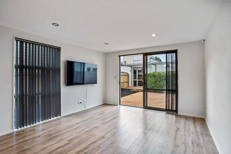 Photo of property in 17 Phar Lap Crescent, Takanini, 2112