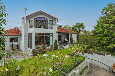 Photo of property in 15 Montgomery Terrace, Hokowhitu, Palmerston North, 4410