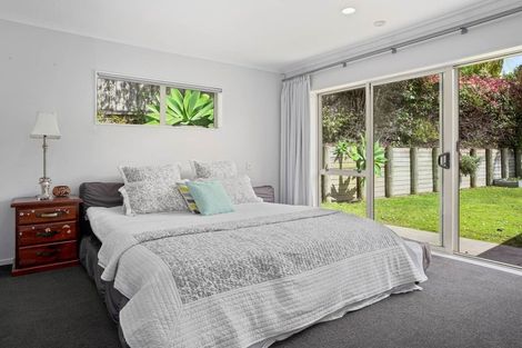 Photo of property in 7 Louvain Place, Greenhithe, Auckland, 0632