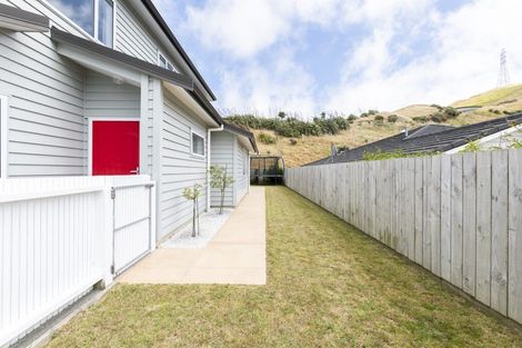 Photo of property in 17 Bickerton Rise, Churton Park, Wellington, 6037