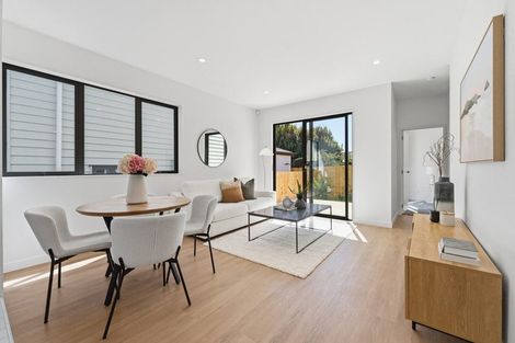 Photo of property in 7b September Place, Forrest Hill, Auckland, 0620