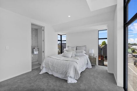 Photo of property in 2/11 Donald Place, St Albans, Christchurch, 8014
