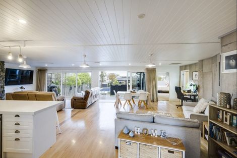 Photo of property in 51 Napier Road, Havelock North, 4130