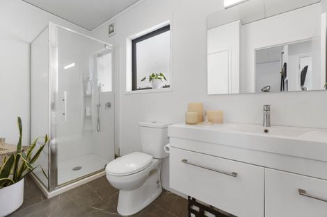 Photo of property in 1a Gordon Street, Glen Avon, New Plymouth, 4312