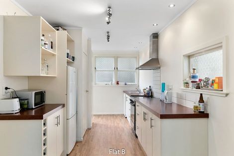 Photo of property in 7 Orangi Kaupapa Road, Northland, Wellington, 6012