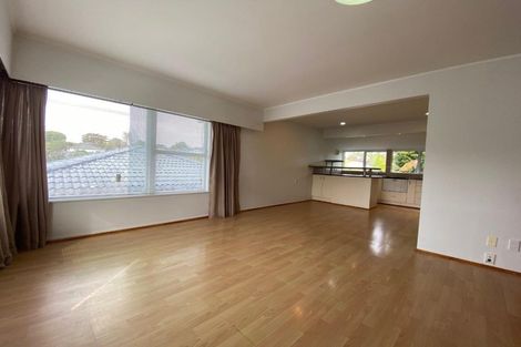 Photo of property in 2/20 Northumberland Avenue, Belmont, Auckland, 0622