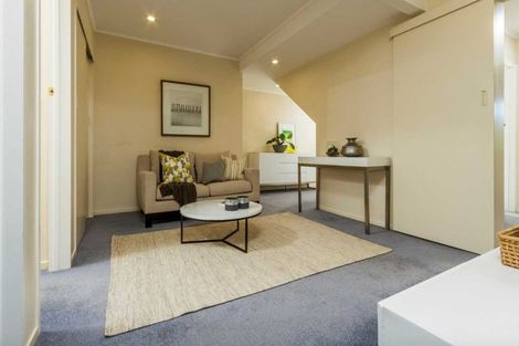 Photo of property in 58 Chivalry Road, Glenfield, Auckland, 0629