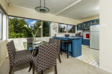 Photo of property in 58 Chivalry Road, Glenfield, Auckland, 0629