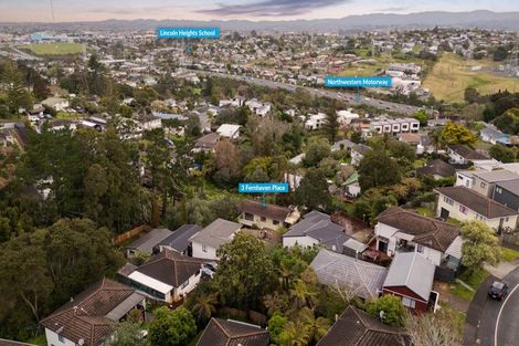 Photo of property in 3 Fernhaven Place, Massey, Auckland, 0614