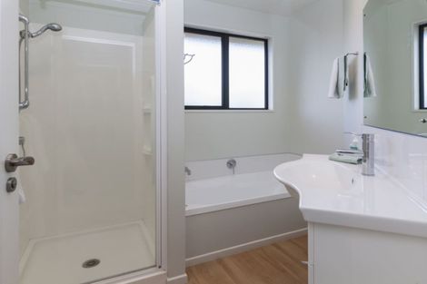 Photo of property in 4 Ryeland Avenue, Ilam, Christchurch, 8041