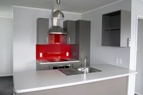 Photo of property in 16b Woodall Place, Totara Vale, Auckland, 0627