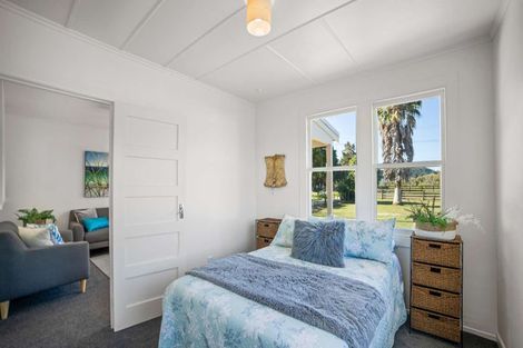 Photo of property in 49 Tauwhareparae Road, Tolaga Bay, 4077